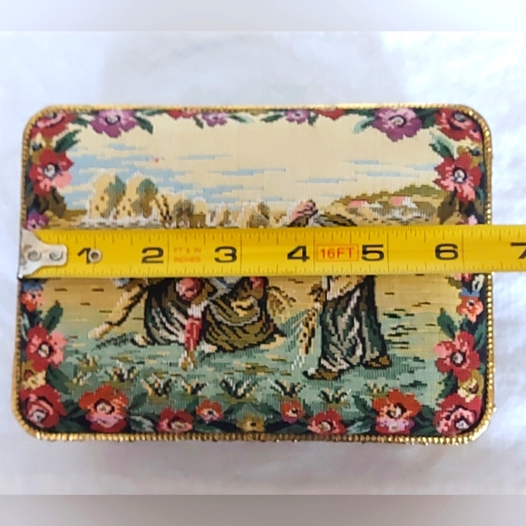 Tapestry Jewelry Box, Musical Jewelry Box - Picture 10 of 11